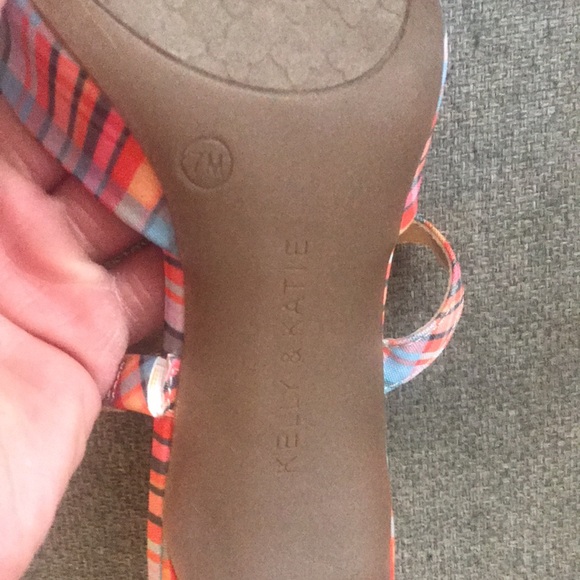 Kelly and Katie sling back,kitten heel, pointed toe with  stripes pattern. - Picture 6 of 6